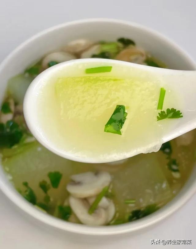 三伏天，要使劲吃这菜，一养肝，二补气血，三强免疫，鲜嫩别错过
