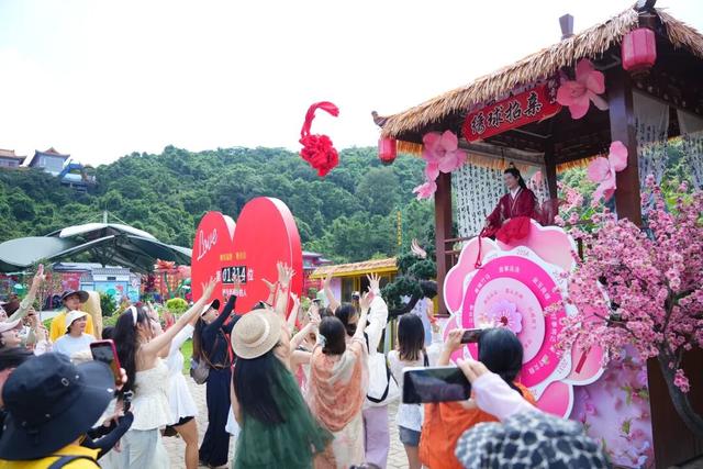 安心来！明天第36届观音山万人相亲会甜蜜相约，主会场遮阳避雨