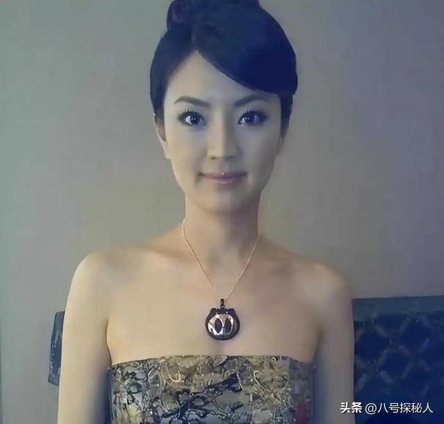 她和撒贝宁同居多年，却转身投入富家怀抱，没想到现在竟沦落至此