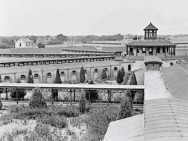 中国第一监狱：关的几乎全是高官，为防止泄密，牢房内有特殊布置