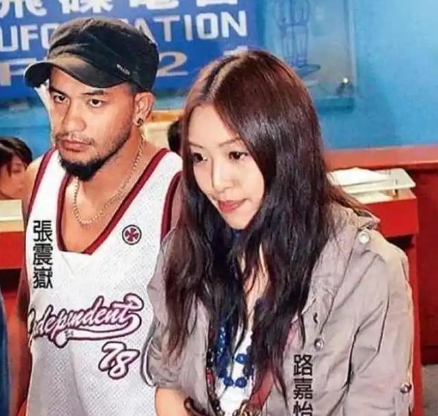 51岁张震岳为拼二胎复出，隐退12年家有美妻，近况人老心未老