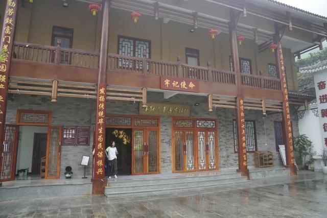 巫山帮扶故事：让 “诗和远方” 落地生根