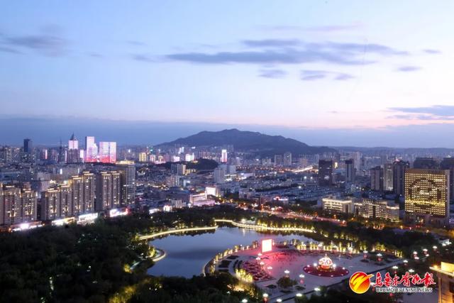 来自乌鲁木齐的浪漫!整座城市都在发光