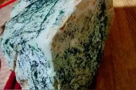 “中国赌石第一案”一审宣判！8000万元的赌石“切垮” 估值不超436.97万 律师：卖家隐瞒真实产地构成诈骗图片