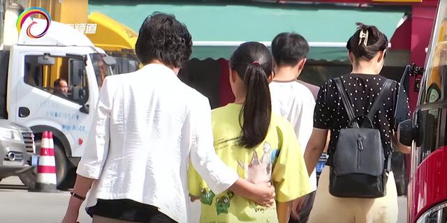 暑期游云南持续火热 租车自驾迎旺季