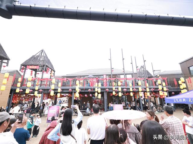 8天85.8万人次，小县城魅力十足
