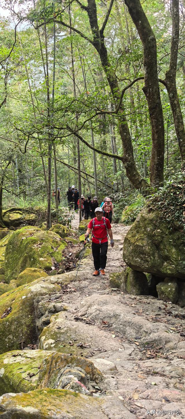 龙岩黄连盂徒步登山