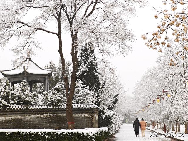 雪落中站，解锁冬日五彩新画卷