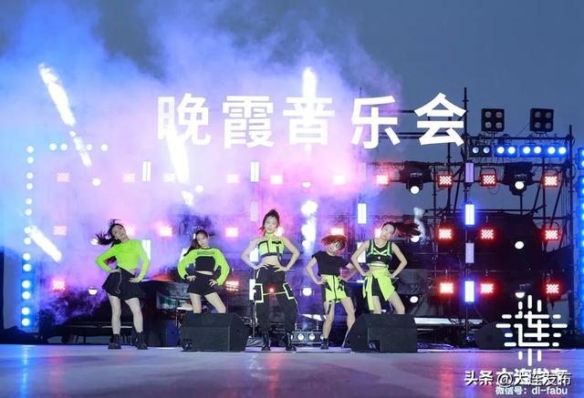 去海边！赴约时尚度100分的夏天