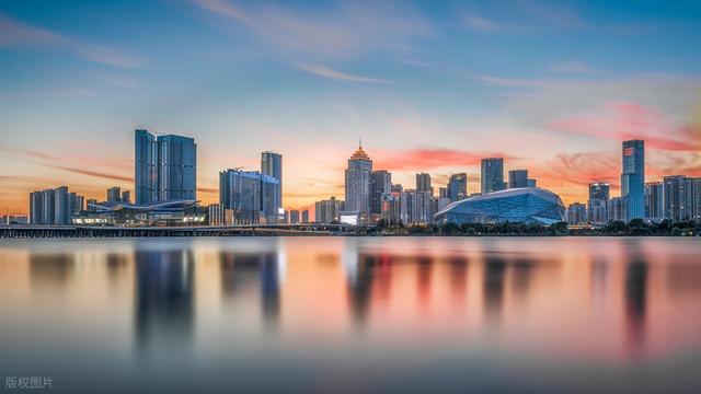 东北唯一的新一线城市，未来发展前景很广阔，更是一个旅游好去处