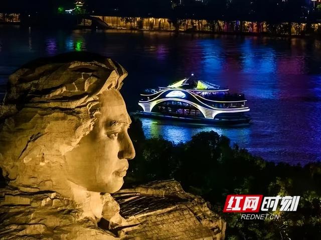 夜游必打卡！长沙杜甫江阁、湘江游轮上榜