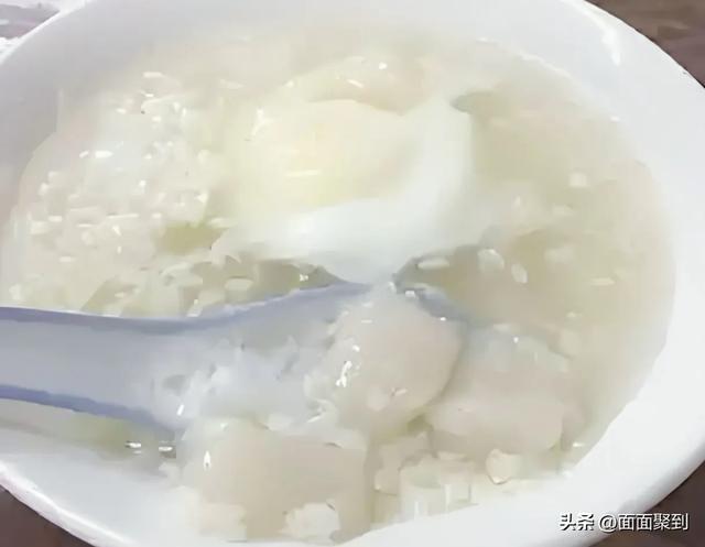 在川西最沉默的古镇,与千年榕树共饮