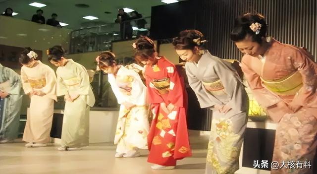 发达国家成风俗业大国：每20位女人就有1位从事过，低物欲为啥？