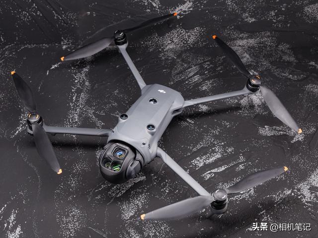 让航拍再次伟大！搭载1亿像素哈苏主摄的DJI Mavic 4 Pro动手玩