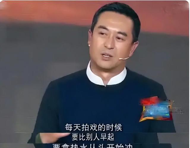 钱再多有什么用！55岁张嘉译现状曝光！病情严重到连走路都站不直