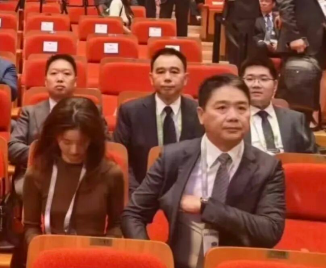 婚变风波48小时后，刘强东不再沉默，坦言“在老婆面前没了自信”