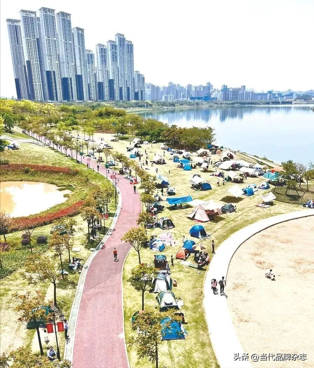 国庆帐篷大军席卷景区，年轻人这样反击“价格刺客”！