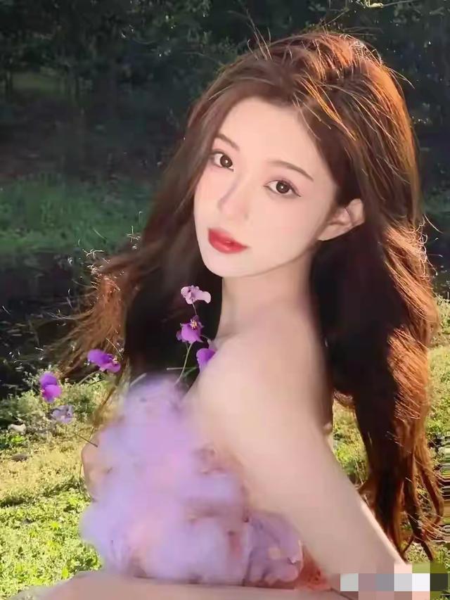 安徽阜阳一佳人，身高169cm 身材拥有黄金比例， 散发迷人身材魅力