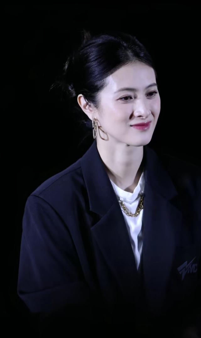 隋俊波确实美人胚子，她这脸很适合电影，颜值天花板是给我一支烟