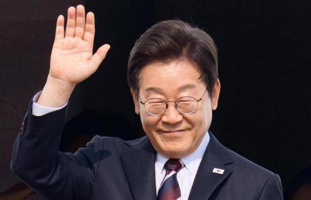 中方连环反制已落下，日本企业天塌了，李在明：马上就去高市老家