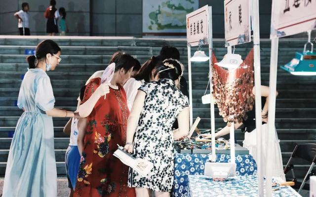 不止能“逛吃”！日照这个夜市，太热闹了→