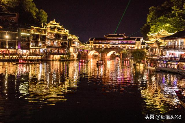 湖南湘西古城苗寨景观