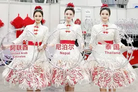 亚冬会开幕式上这些引导员太美了，她们是来自龙江多所高校的姑娘图片