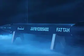 美军航母三面包围恐吓伊朗，伊朗亮出绝密高超音速导弹，这招能否硬刚美国图片