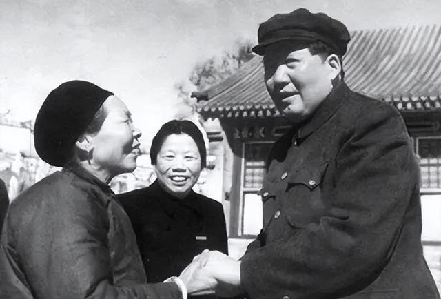 毛主席一生不进故宫	，终生再未回延安？周总理的一句话道出实情！