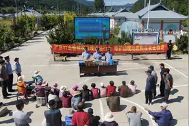 延边边境管理支队开展“共同遵守陆地国界法，携手共筑国家安全屏障”普法宣传活动图片