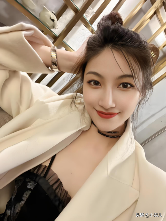 偷税暴雷！“捞女教母”靠毒鸡汤年入1.4亿，如今下场大快人心