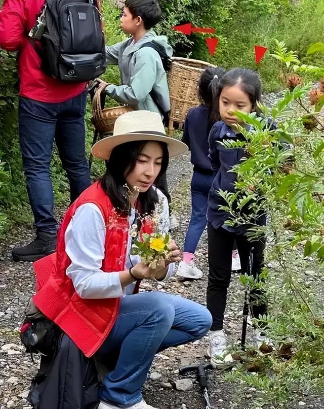 霍震霆没想到	，44岁儿媳郭晶晶再次官宣喜讯，让整个阔太圈沉默了
