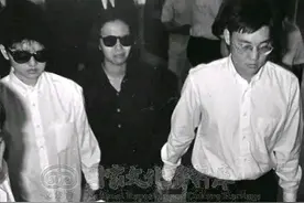 1991年，蒋孝武病逝后，夫人蔡惠媚和蒋友松，蒋友兰的一张合影图片