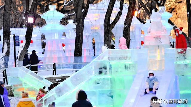 冰滑梯奇遇记：在哈尔滨的极速心跳与冰雪浪漫