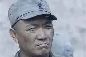 八路军帽子上的两粒扣，有什么用处吗？了解后直呼太高明了图片