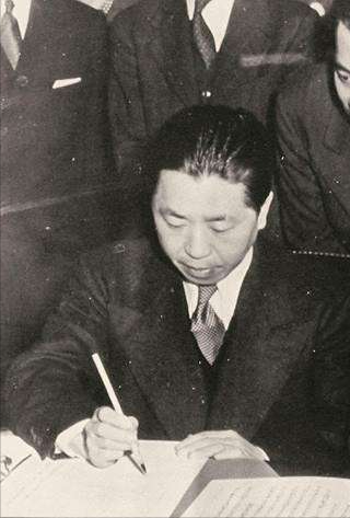 蒋介石败逃台湾之前，台湾由谁在掌管，为啥会心甘情愿拱手奉上？
