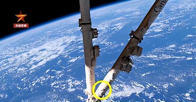 神舟二十号遭太空碎片撞击，航天员滞留太空，中国应急飞船待命