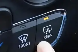 才发现车辆隐藏的“一键除雾”功能，使用时需注意3点图片