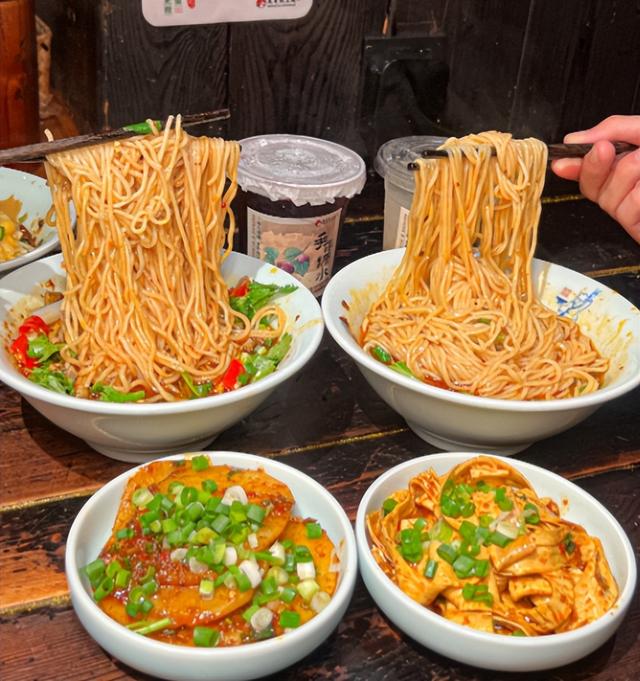 低价外卖正在“杀死”饭店？外卖5元堂食13元！消费者却纷纷叫好