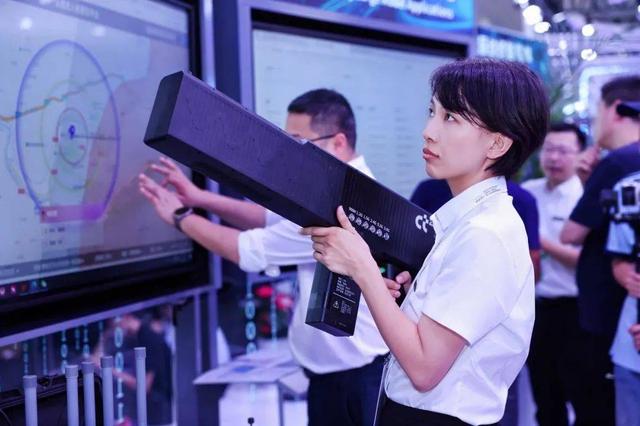 国内首个开源大模型安全护栏来啦！DeepSeek服务器“裸奔”，主流模型安全堪忧