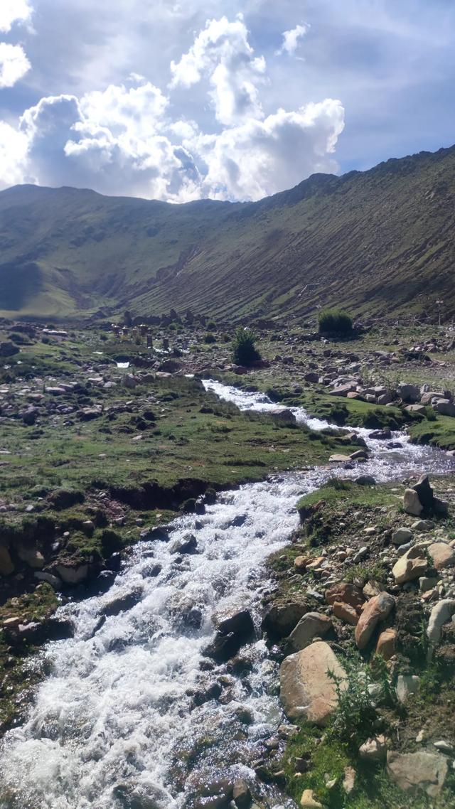 拉萨堆龙苯教直龙遗址,寺保留了吐蕃的残垣断壁,沧桑感扑面而来