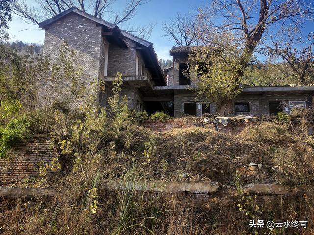 蓝田投资3.5亿，营业3年多被拆的民俗村，现在变成别墅区，你咋看