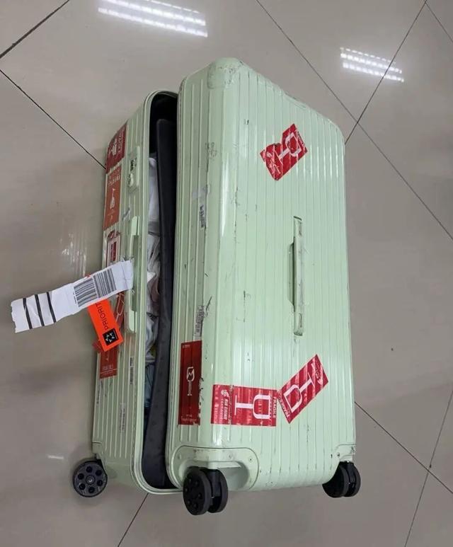 24岁网红博主称从柬埔寨飞北京途中丢失价值350万元物品，悬赏100万元现金寻找，航司和警方介入