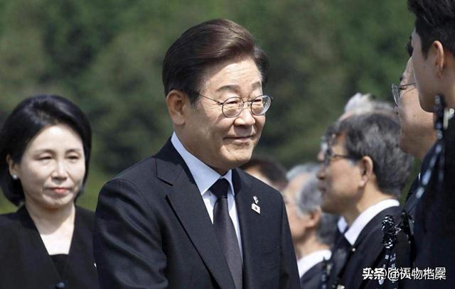 首个拒绝出席阅兵的总统出现？正式通告全球，还好中方留了一手