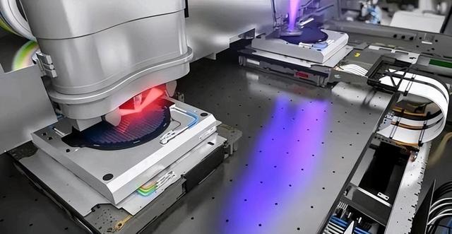 美专家：中国人不可怕，可怕的是他们买了光刻机，却不用来造芯片