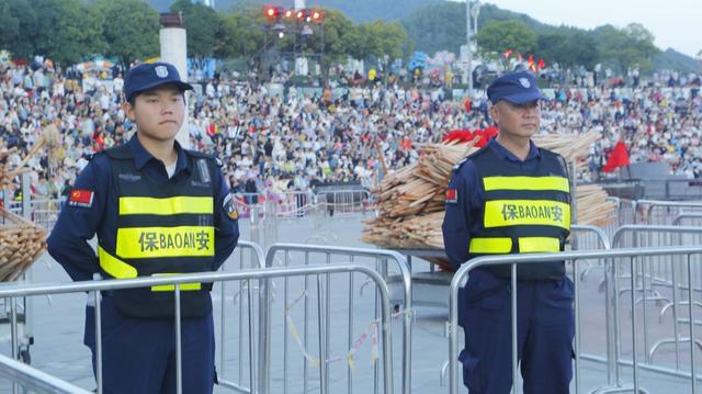 激情火把季·清凉水城游丨2025贵州野玉海·海坪彝族火把季圆满落幕