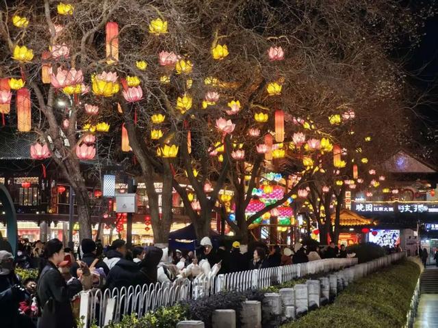 亮灯！马到！这是昨晚的南京