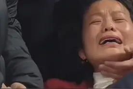 拍断大腿！无法接受霸总就在身边，谢浩男老班长回忆：他过得很难图片