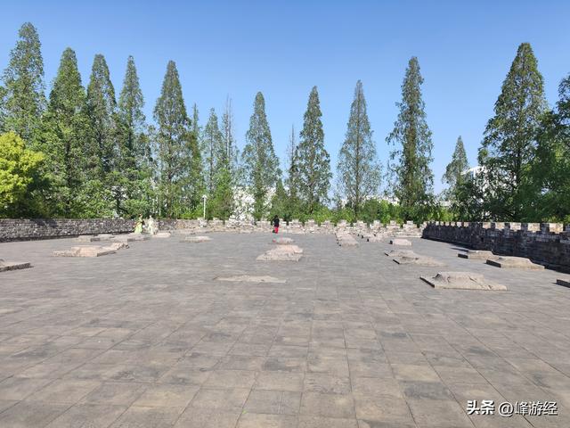 南京明故宫，北京城的设计蓝本，如今只剩下一座午门的墩台