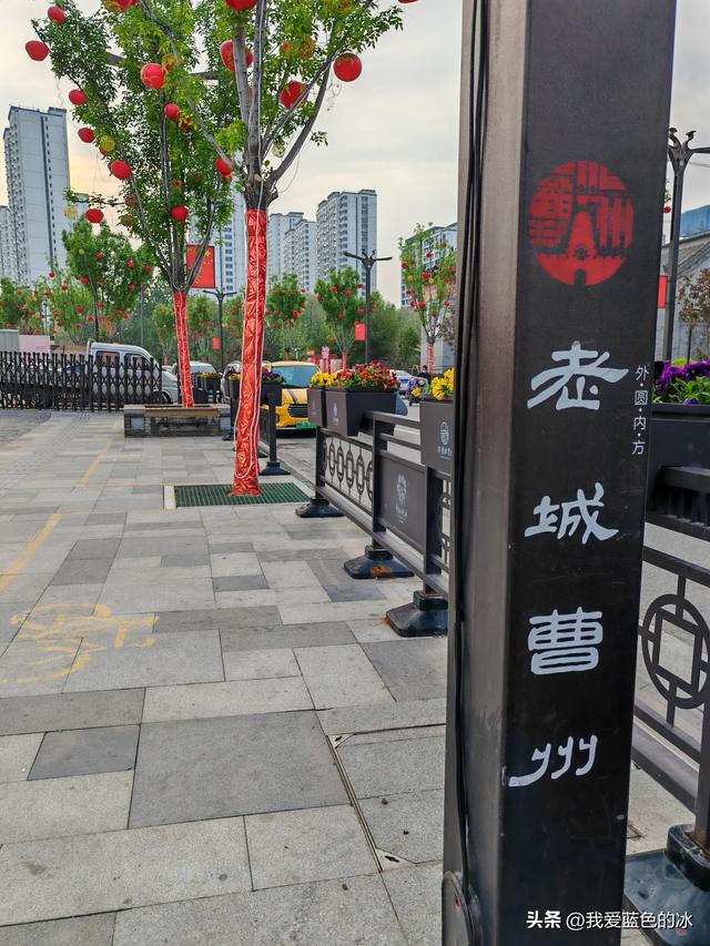 闲逛菏泽市老城曹州。这里的慎思园成了婚纱照的网红天堂了